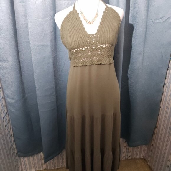 Purple Snow Dresses & Skirts - Purple Snow Green Sequin Embellished Midi Dress